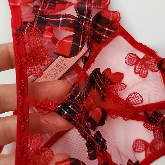 Victoria's Secret 2 Prs Red Very Sexy + Incredible Thong String Panties Sz Large - Picture 8 of 16
